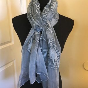 Gorgeous Light and Airy Scarf